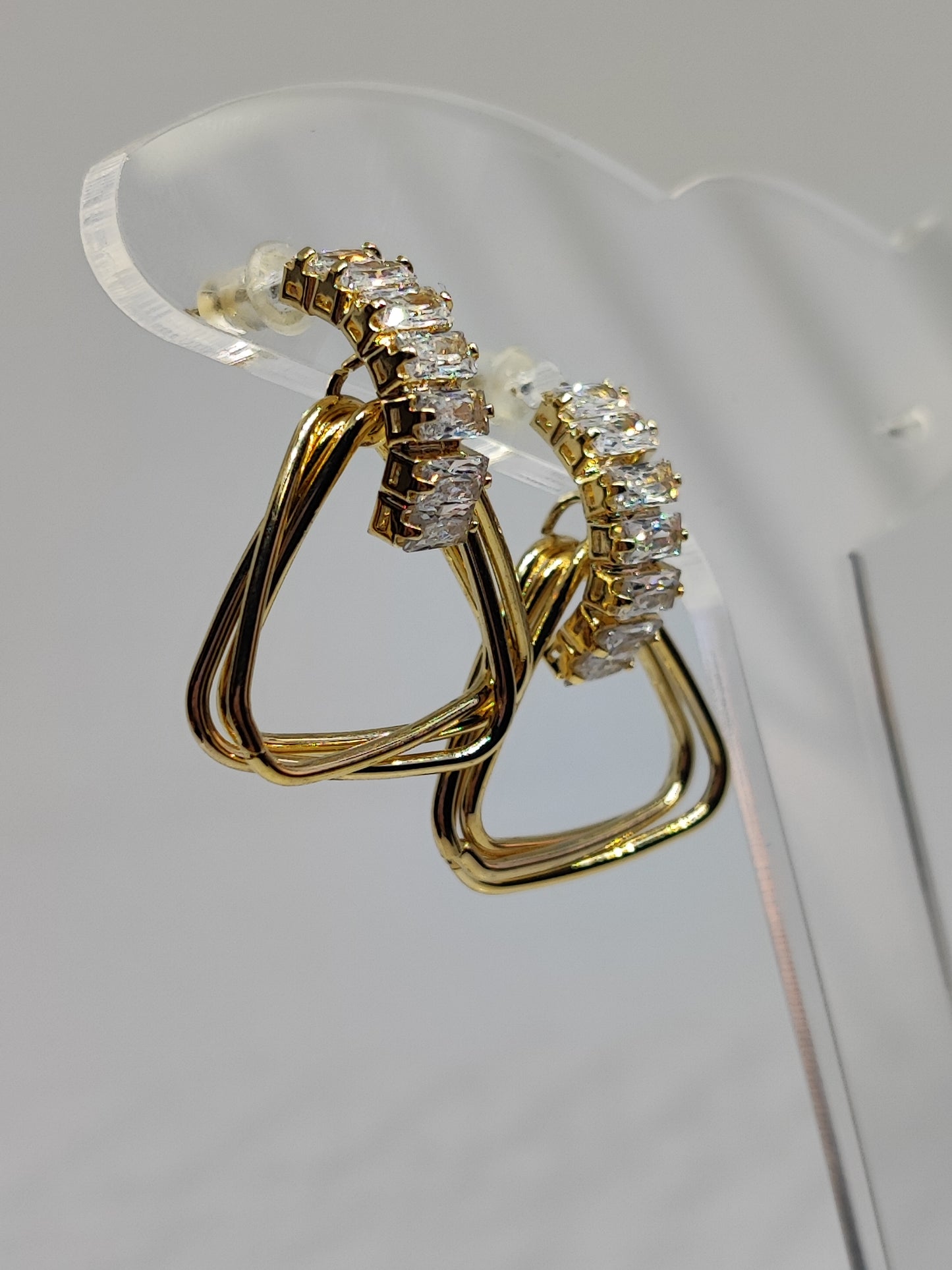 Aretes triangulo con tira cristales
