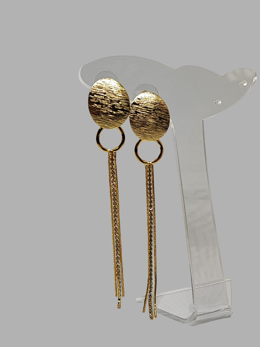 Aretes largos con tiras