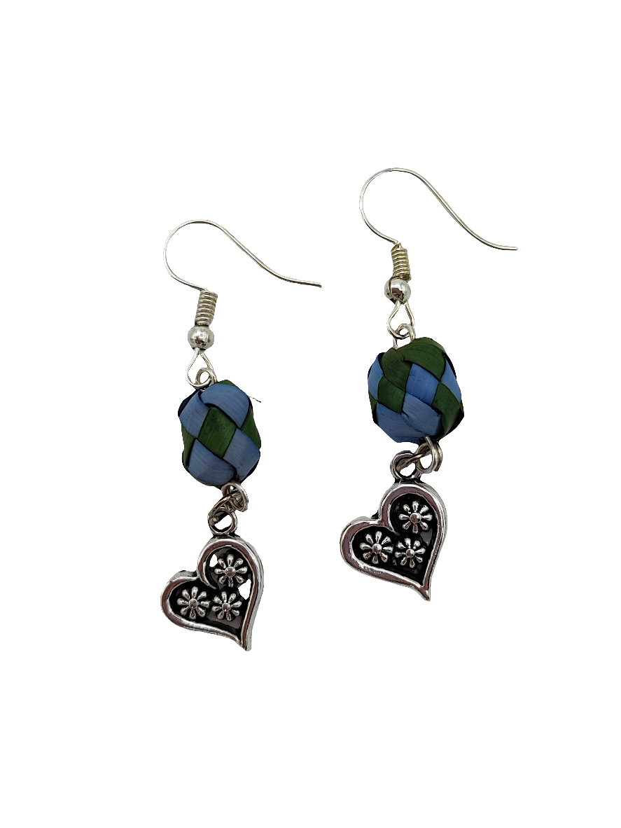 Aretes tejido azul/verde y corazón