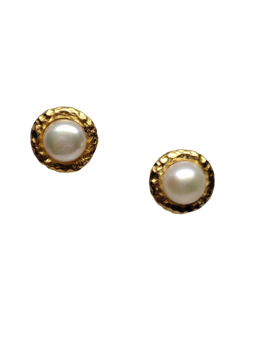 Aretes perla circulo dorado