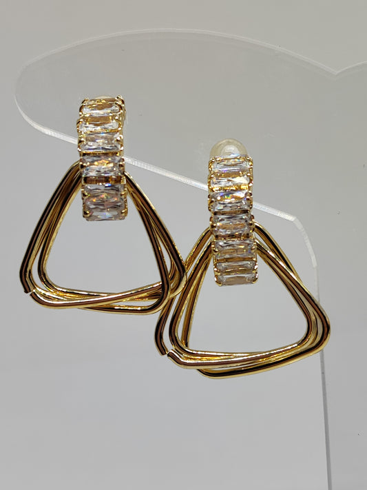 Aretes triangulo con tira cristales