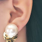 Aretes con perla y metal redondo